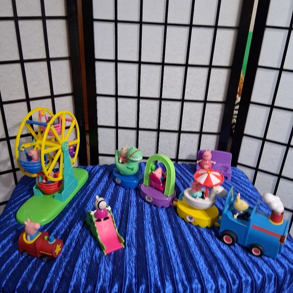 Peppa Pig Colorful Adventure Playset - Picture 1 of 1